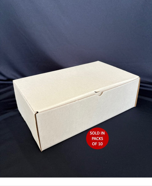 White Shoebox 349x211x11mm (Pack of 10)