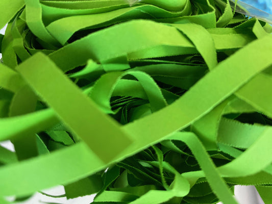 Green Shredded Paper (90 grams)