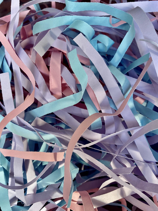 Unicorn Rainbow Shredded Paper (90 grams)
